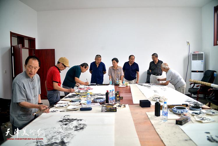 南开画院组织画家深入北方陶艺中心开展文化交流活动现场